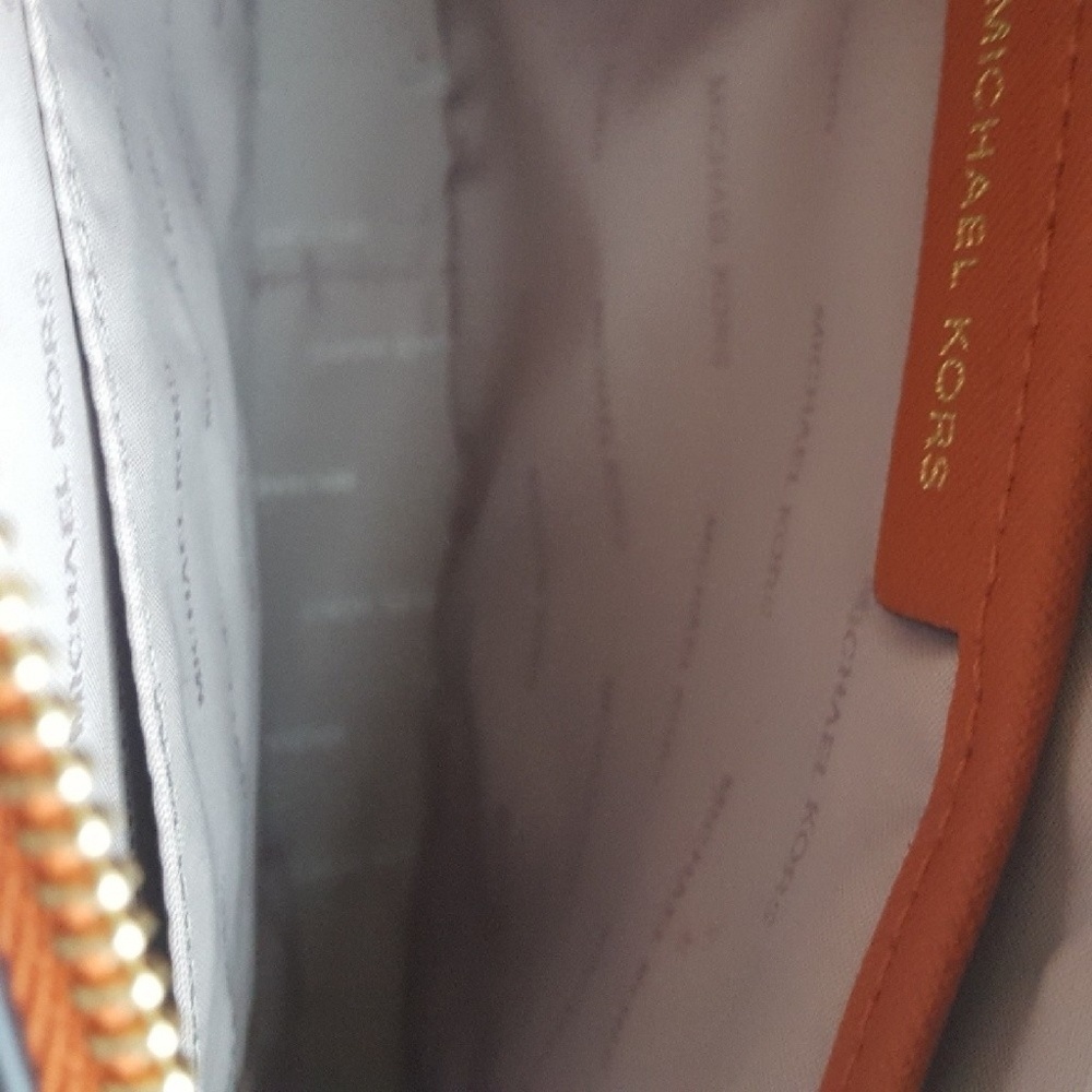 Jet Set Saffiano Leather Crossbody - Picture 4 of 7